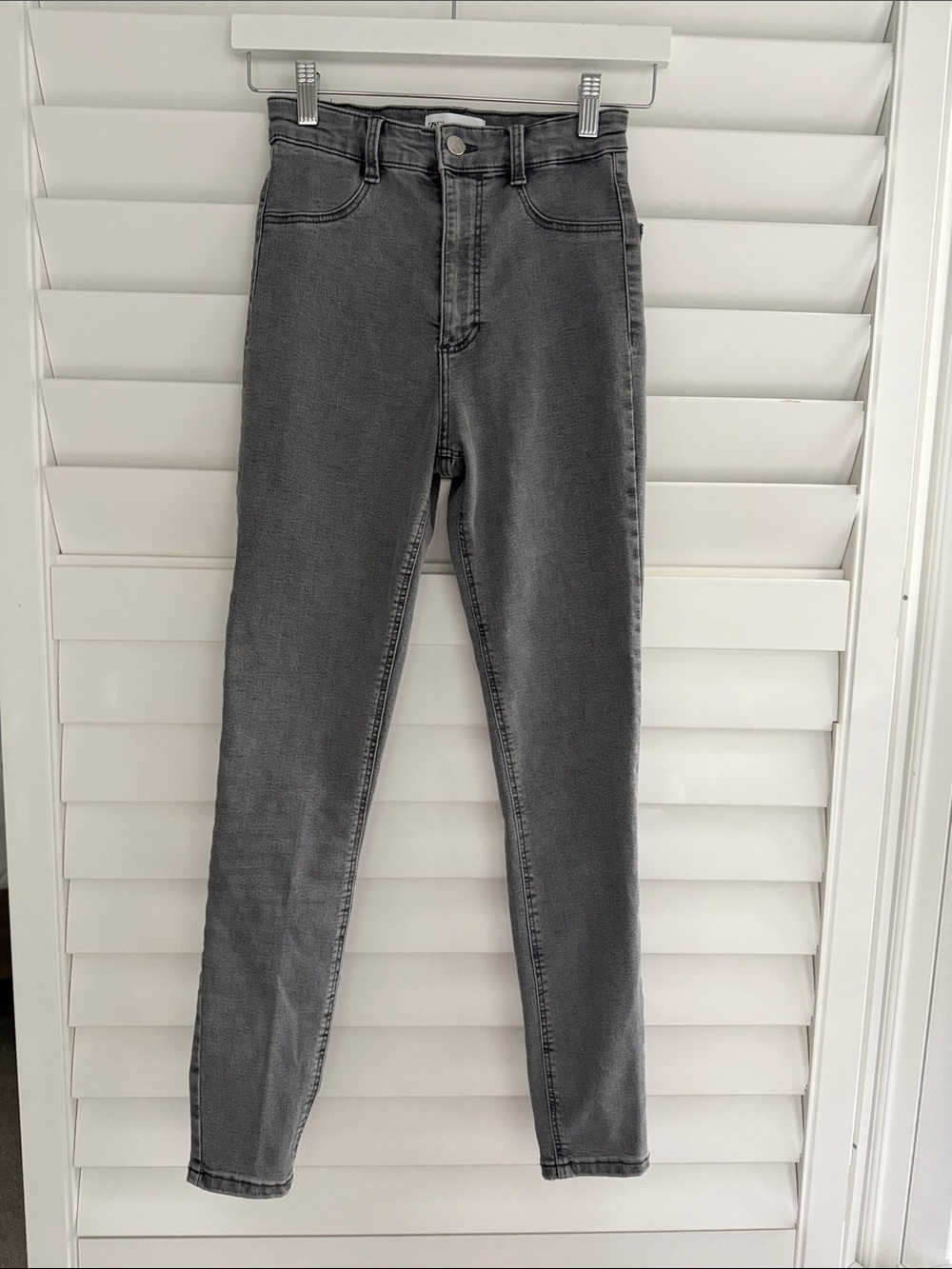 Zara High-Rise Slim Straight Jeans — Charcoal Gray